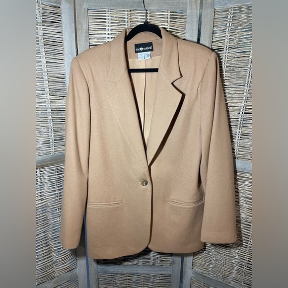 VTG 100% Wool Blazer in Tan by Sag Harbor - size 14